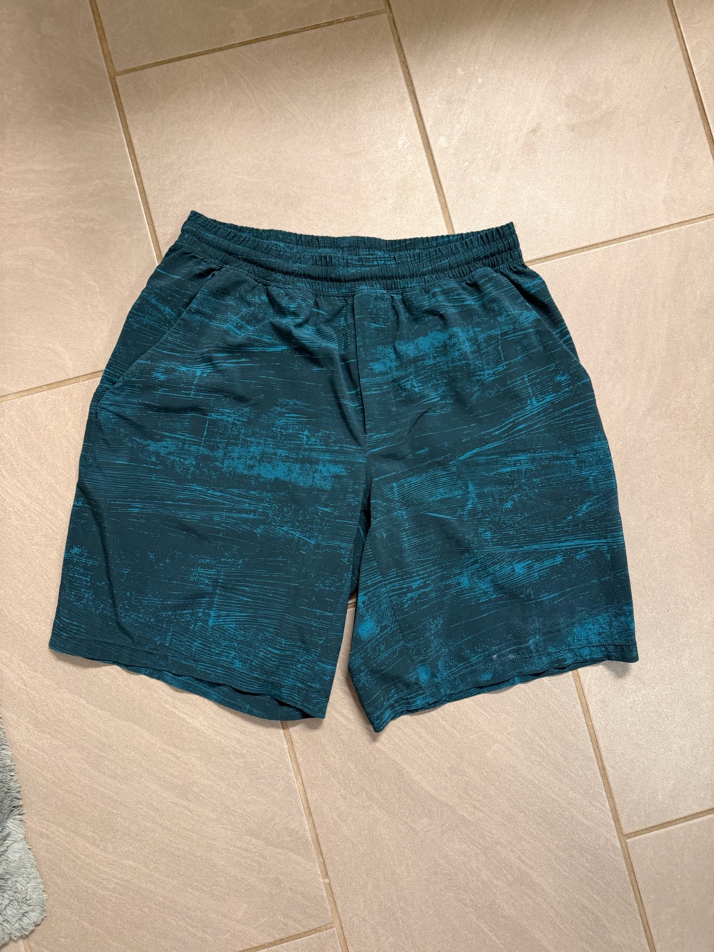 lululemon athletica Men's Teal Brushstroke Athletic Shorts